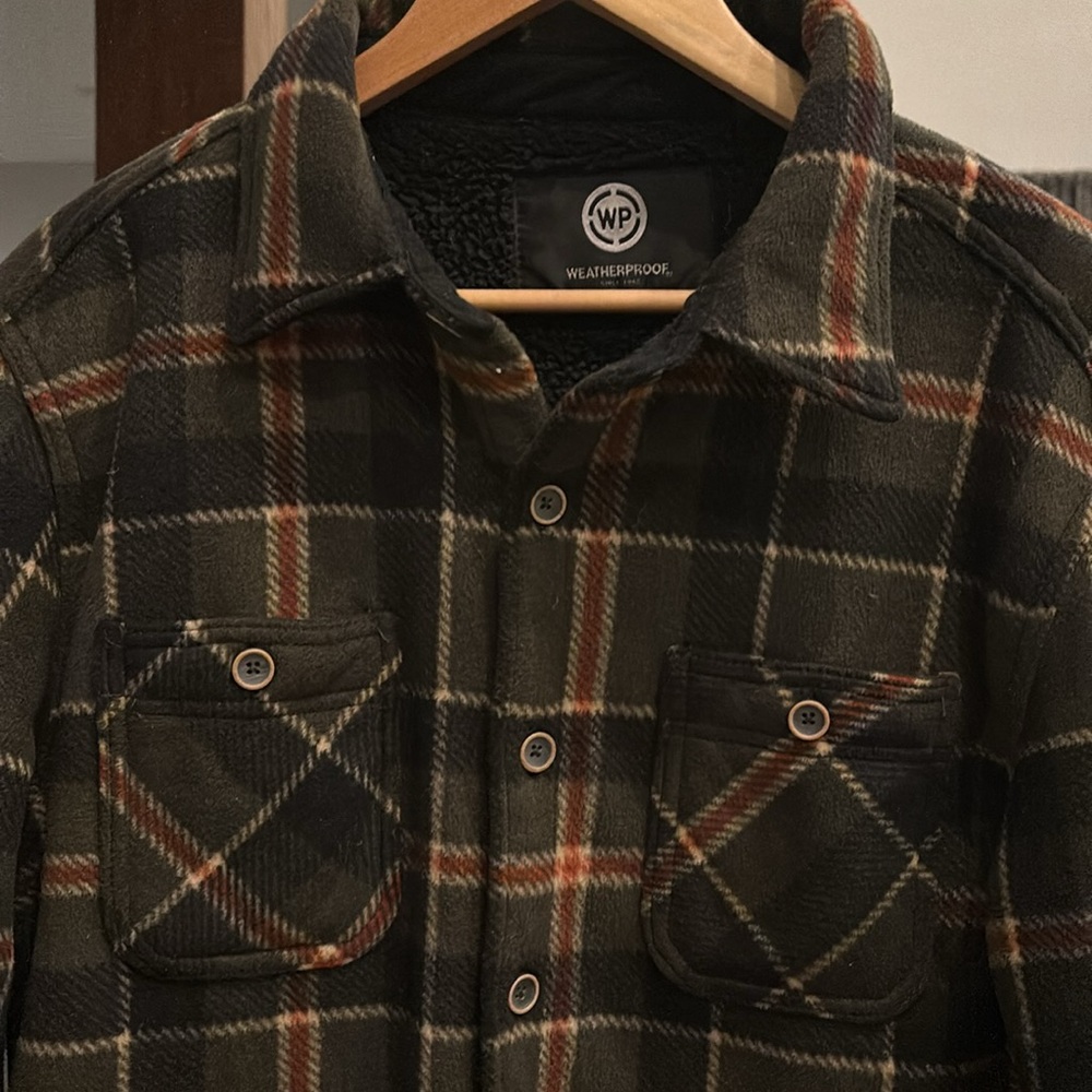 Men’s Plaid Fleece Jacket
Weatherproof 
Medium Size